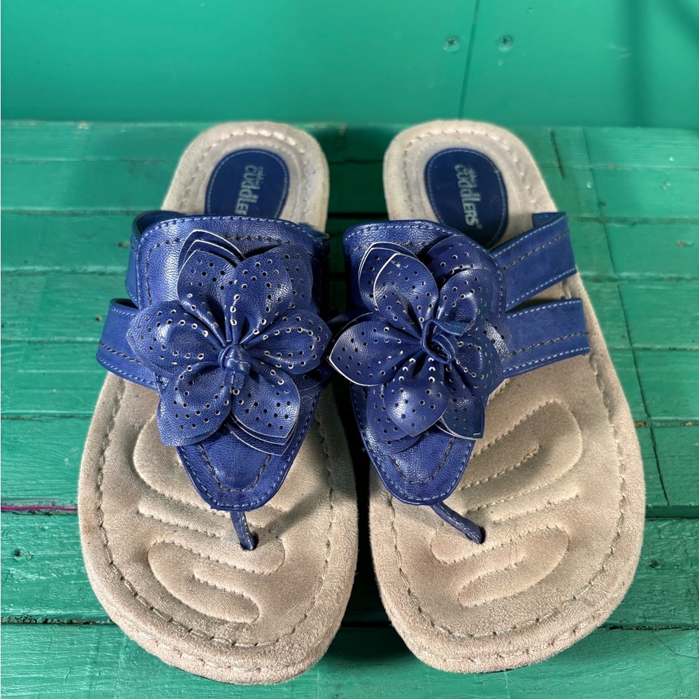 Stylish Cobbie Cuddlers Blue Sandals with Floral Accent